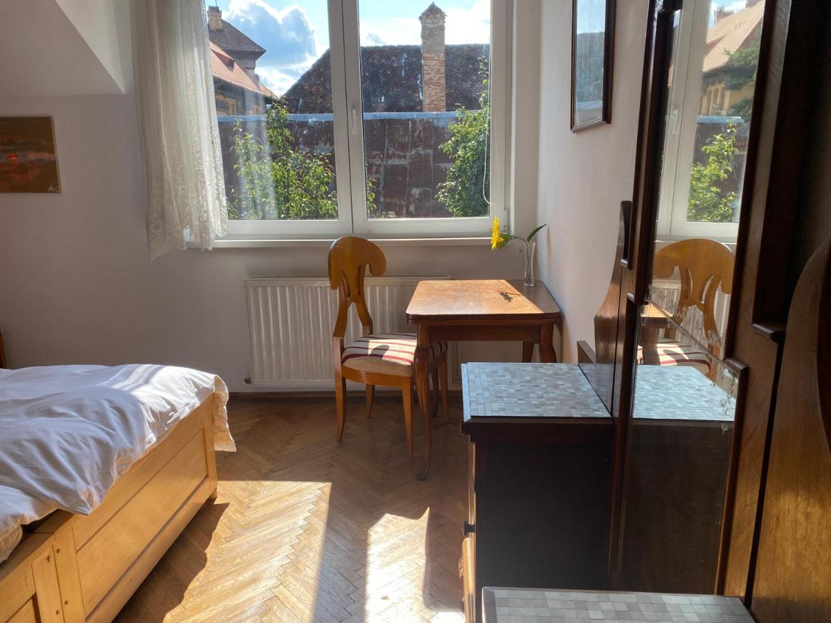 Rose'S Oldtown Apartment 브라쇼브 외부 사진
